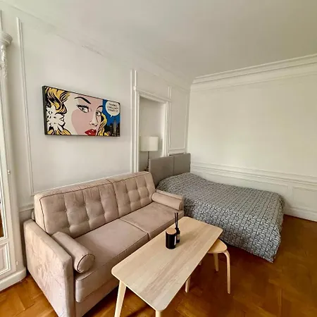 Apartmán A Luxurious Red With Ac On Promenade Des *