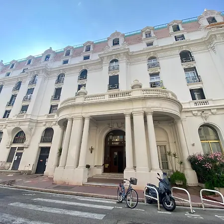 Apartmán A Luxurious Red With Ac On Promenade Des Nice